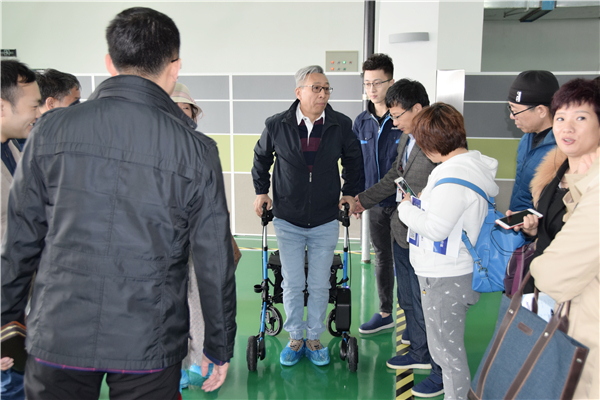 遼寧福民養(yǎng)老有限公司許偉試用機器人.jpg