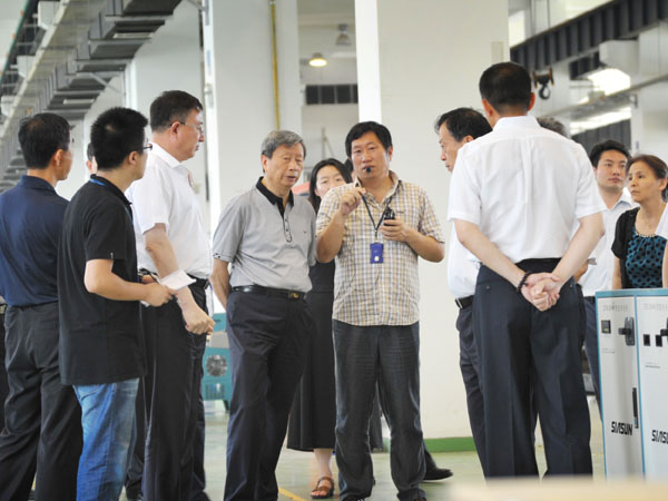 中國工程院院長周濟一行到新松公司參觀考察